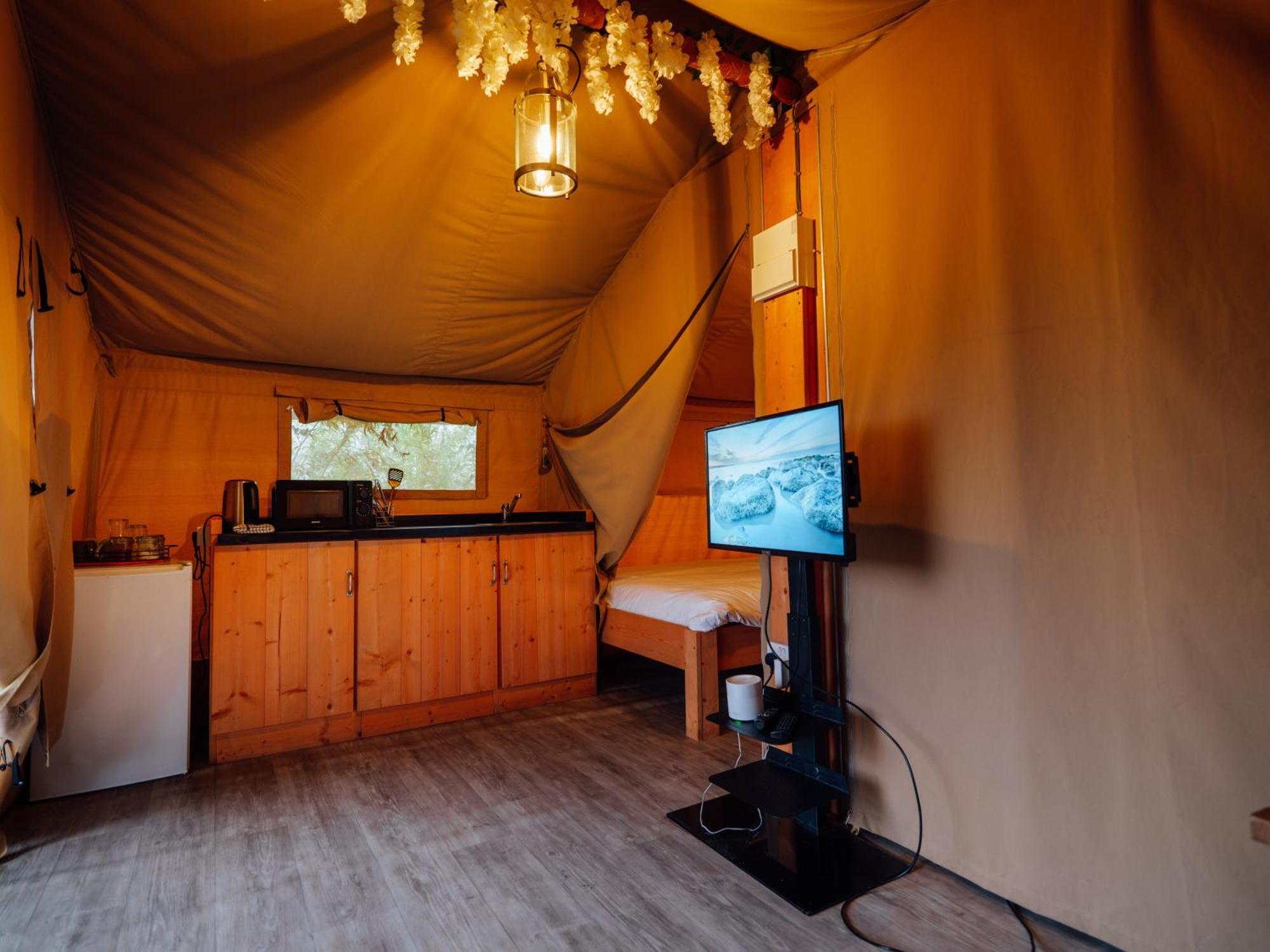 Sunset Retreats Safari Tent Ombersley Zewnętrze zdjęcie